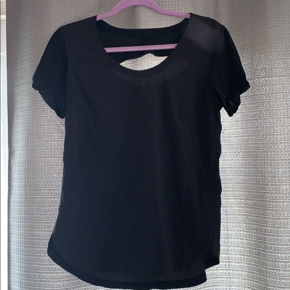 Lululemon T-shirt